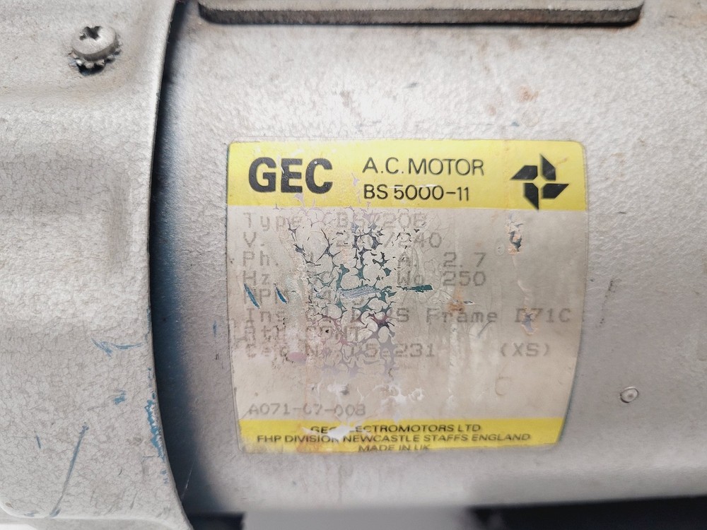 Edwards 2 E2M2 Vacuum Pump