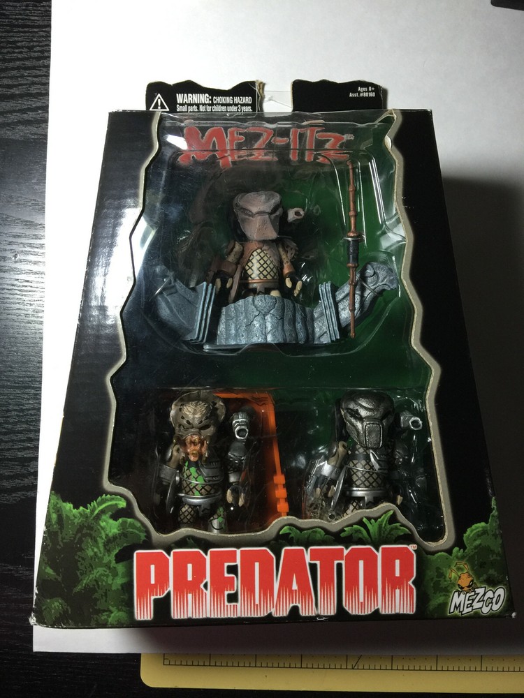 Mez-itz Predator 3 action figure set (Damaged Box)