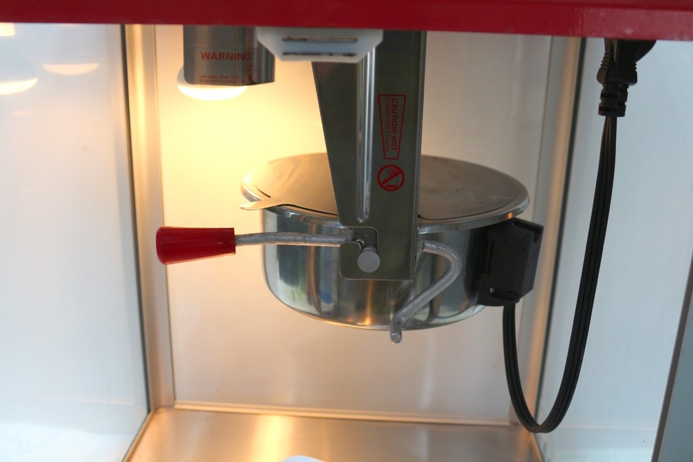 Carnival King PM850 8 oz. Commercial Popcorn Machine