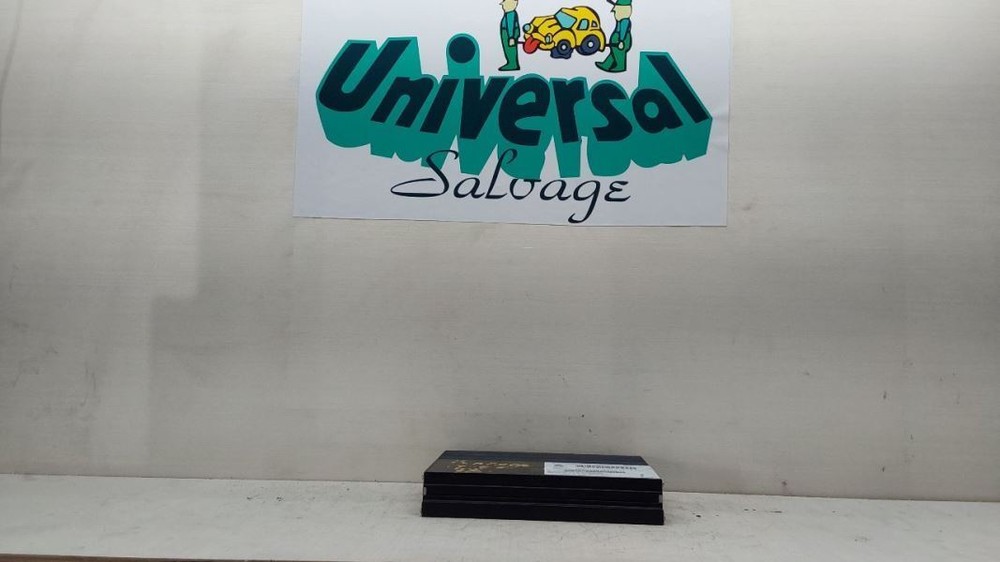 2011 Dodge Charger Speaker Amplifier