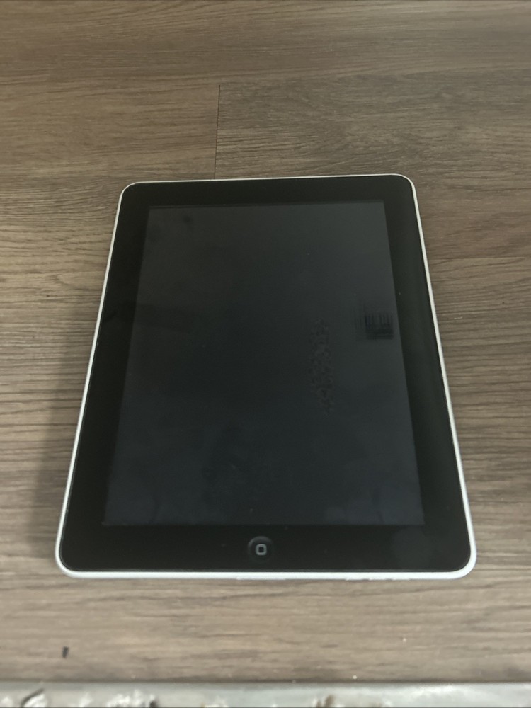 Apple iPad 1st Generation Model A1219 16GB Gray Not Working