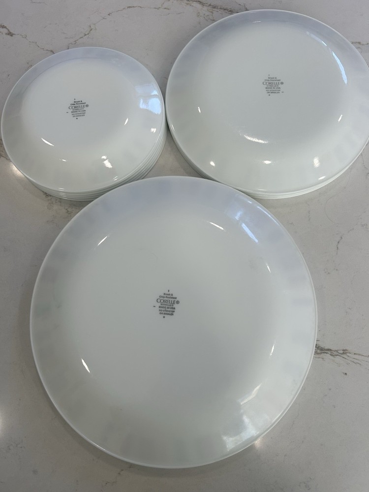 Corelle 18 Pc Dinnerware Set – Color Block Pattern – 6 Place Settings – USA