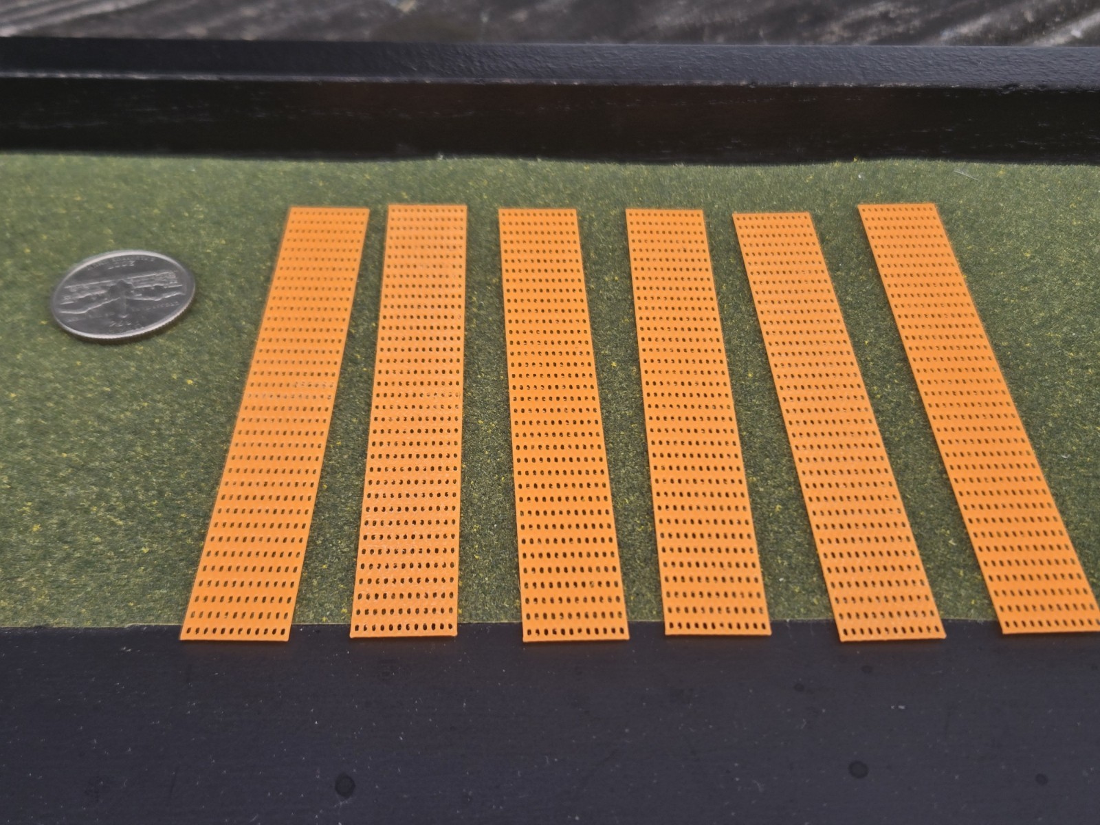 1/87 Scale Construction Fence 180 Feet *6 30' Sections* in Orange