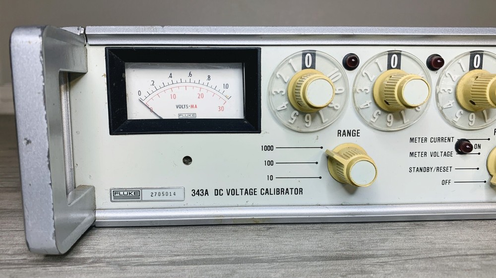 Fluke 343A DC Voltage Calibrator