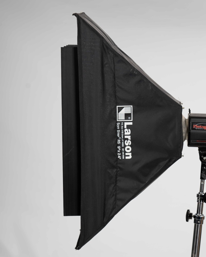 Larson 9" x 24" Softbox with Louvers