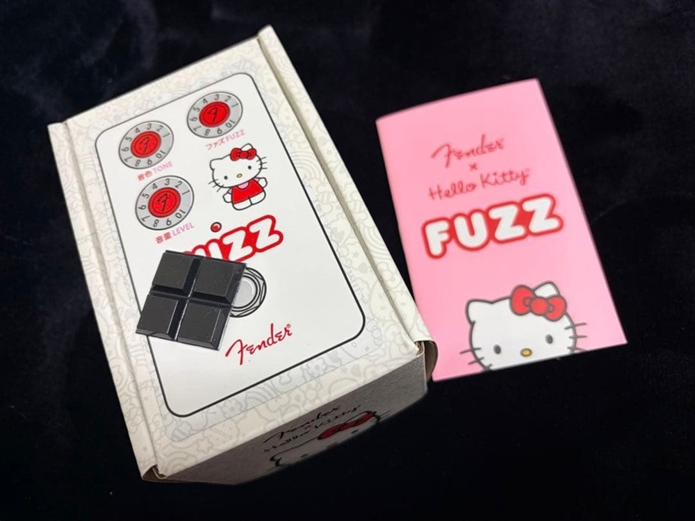 Fender x Hello Kitty Fuzz White Guitar Effect Pedal Compact Effector From JAPAN