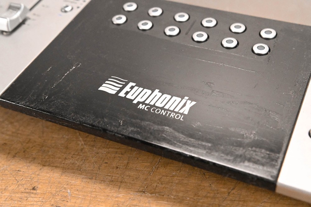 Euphonix MC Control 4-Fader Control Surface (NO POWER SUPPLY) CG01FGD