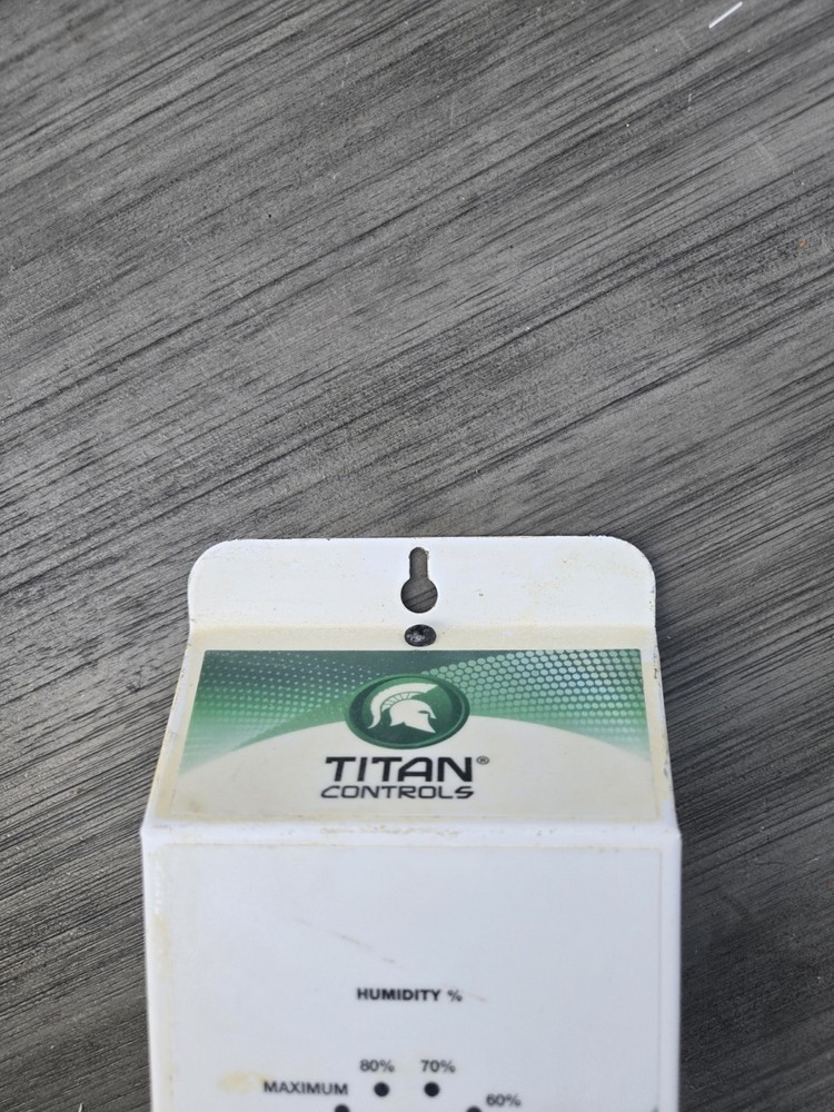 Titan Controls EOS 1 Humidity Controller 120V Humidify/Dehumidify Analog