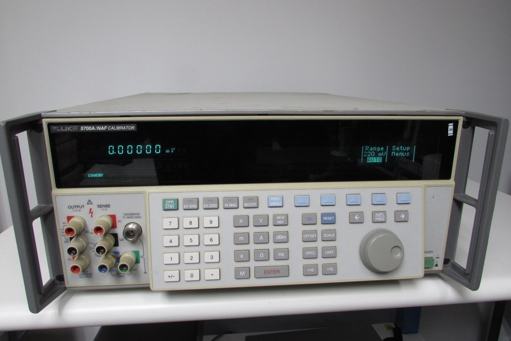 Fluke 5700A/NAF Multifunction Calibrator, Opt 03