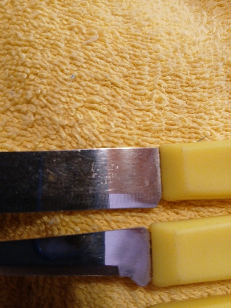 Quickutt Knives Yellow With Chic Design