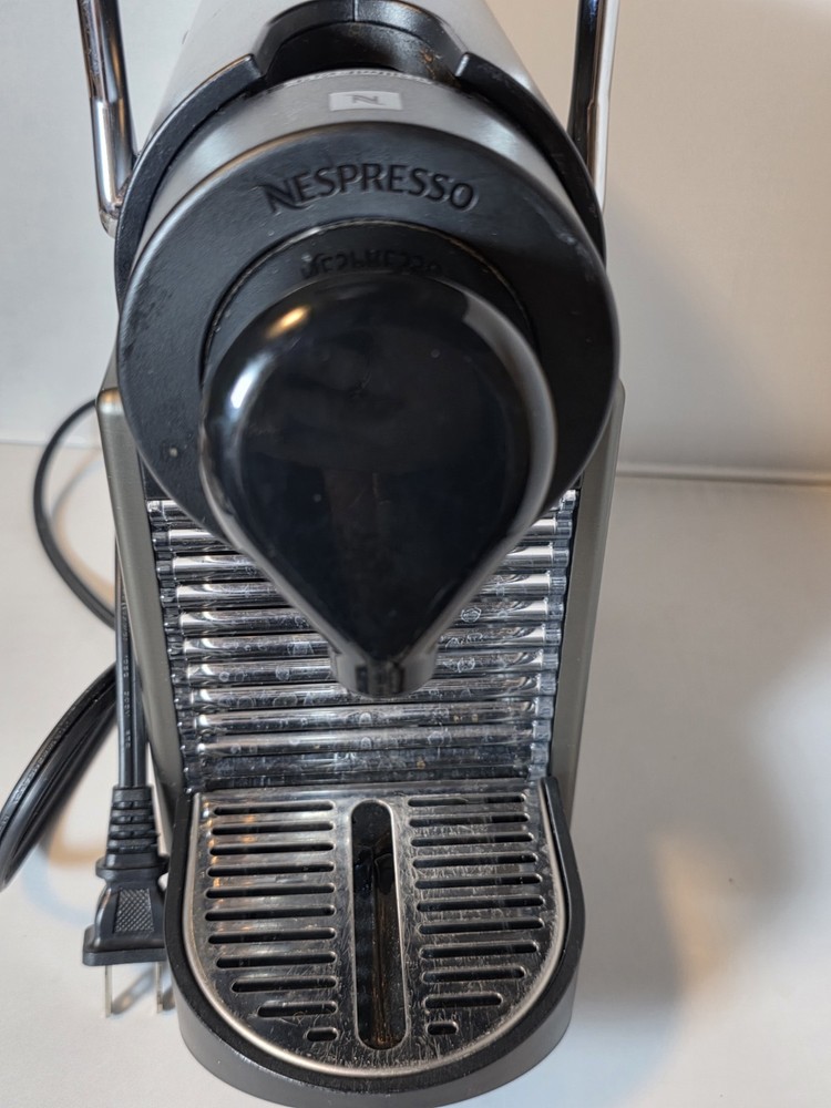 Nespresso Pixie Type C60 Espresso Coffee Pod Machine Maker & Descaling Kit