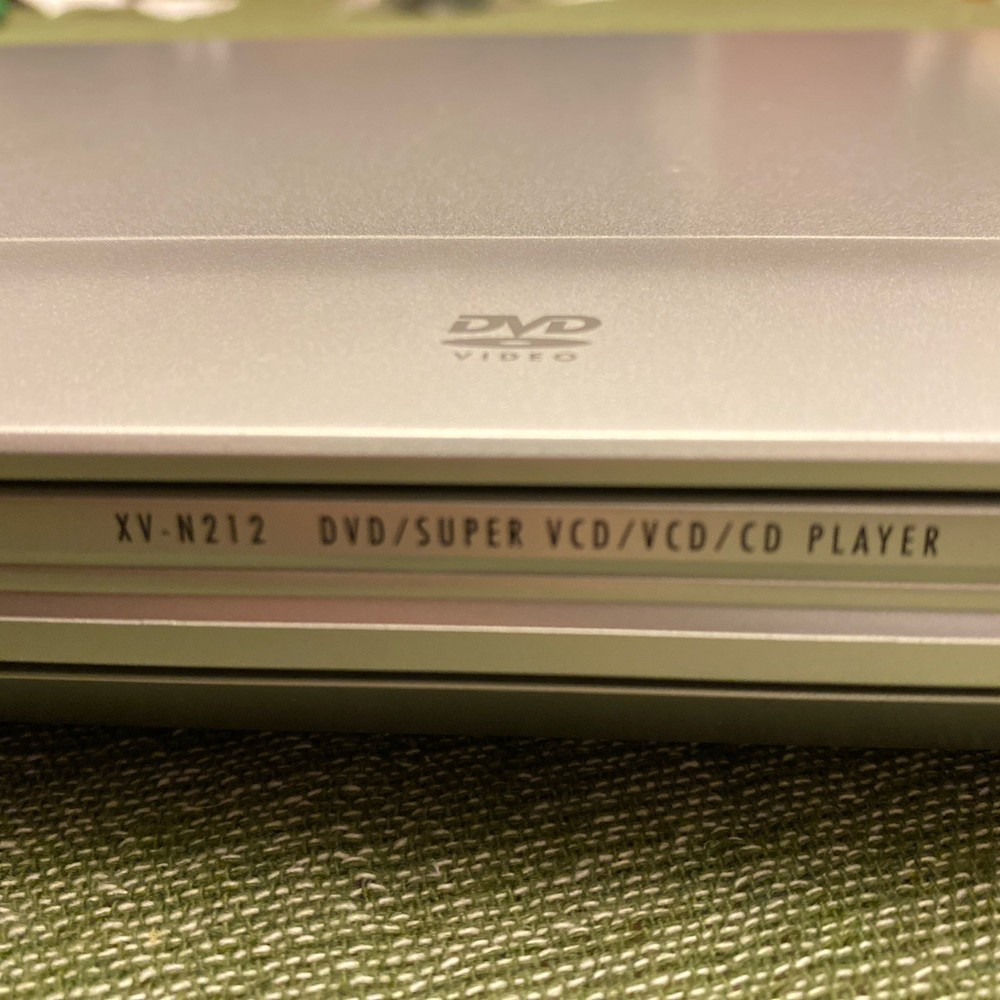 JVC XV-N212S Digital Direct Progressive Scan DVD/Super VCD/CD Player Untested