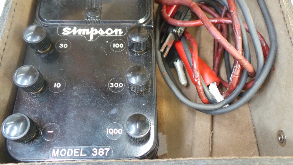 SIMPSON VOLTAGE METER 387 (G123667-5 (JO) FF-14)