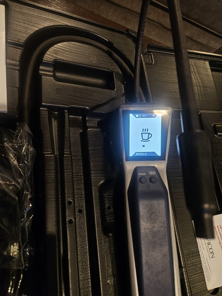 INFICON D-TEK Stratus Digital Leak Detector with Case, Charger, User Guide