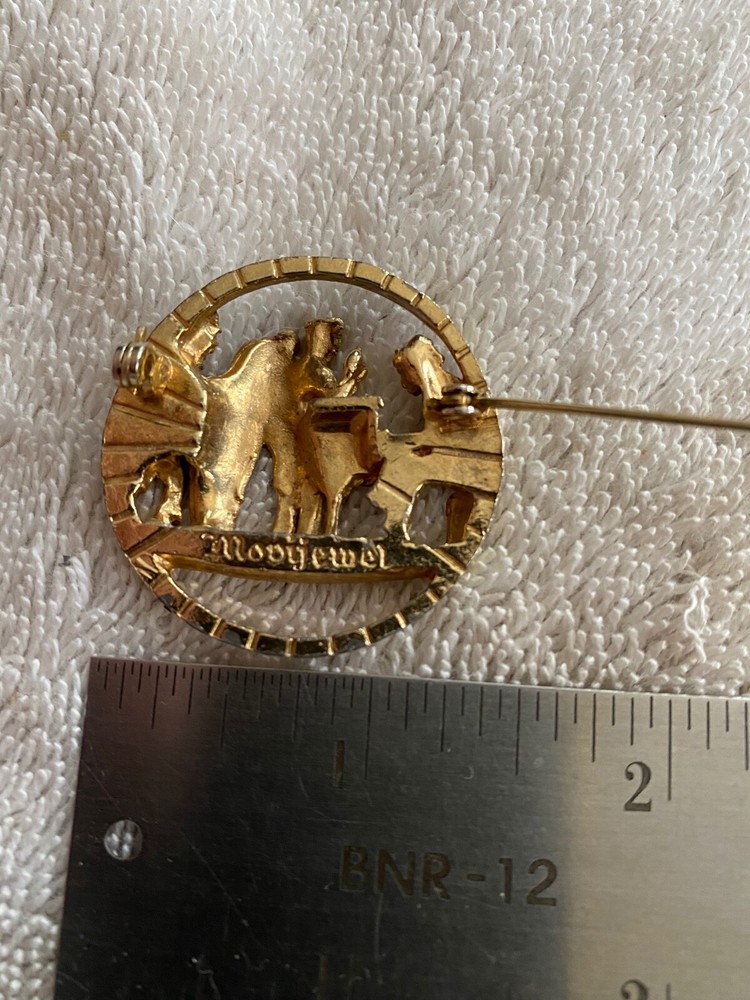 Vintage Signed Pin M -- Jewel