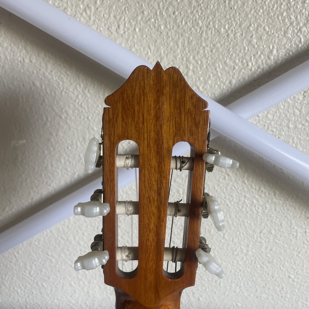 aria classical guitar Ac-20 With Original Case