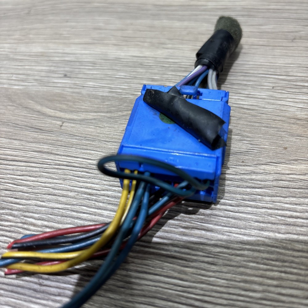 Fiat Coupe Blue Connector
