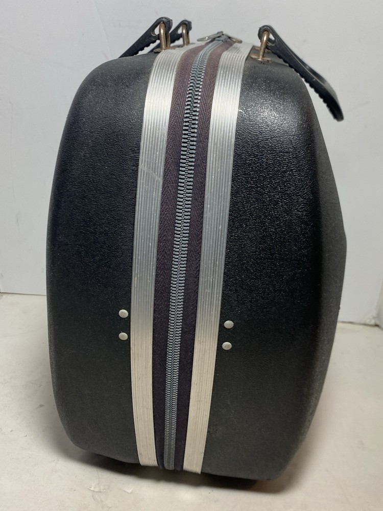 Black Bowling Ball Carrying Case AMF Leeds Hard Clam Shell Plastic