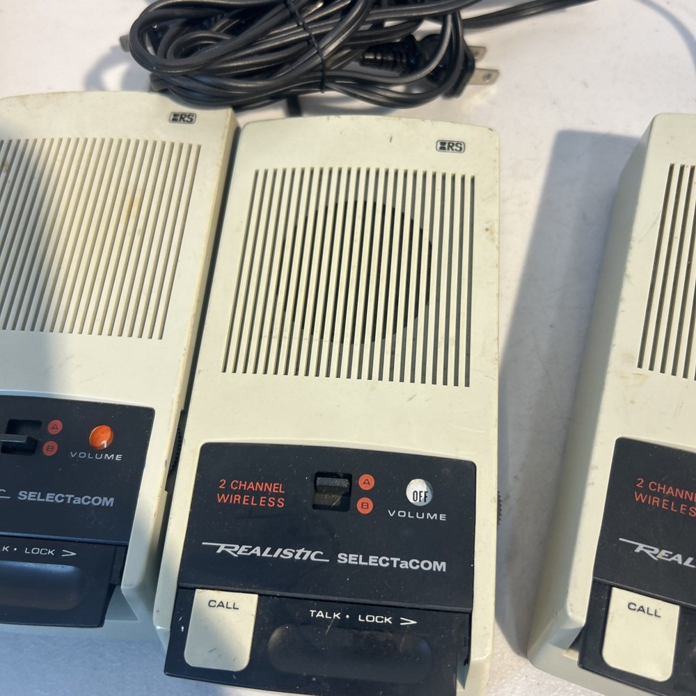 Realistic SELECTaCOM FM 2 Channel 4 Station Wireless Intercom System