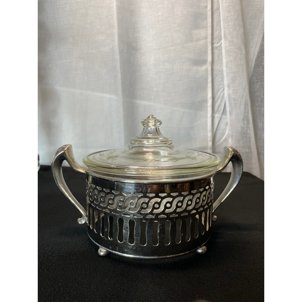 VINTAGE 1930's PYREX Serving Dish