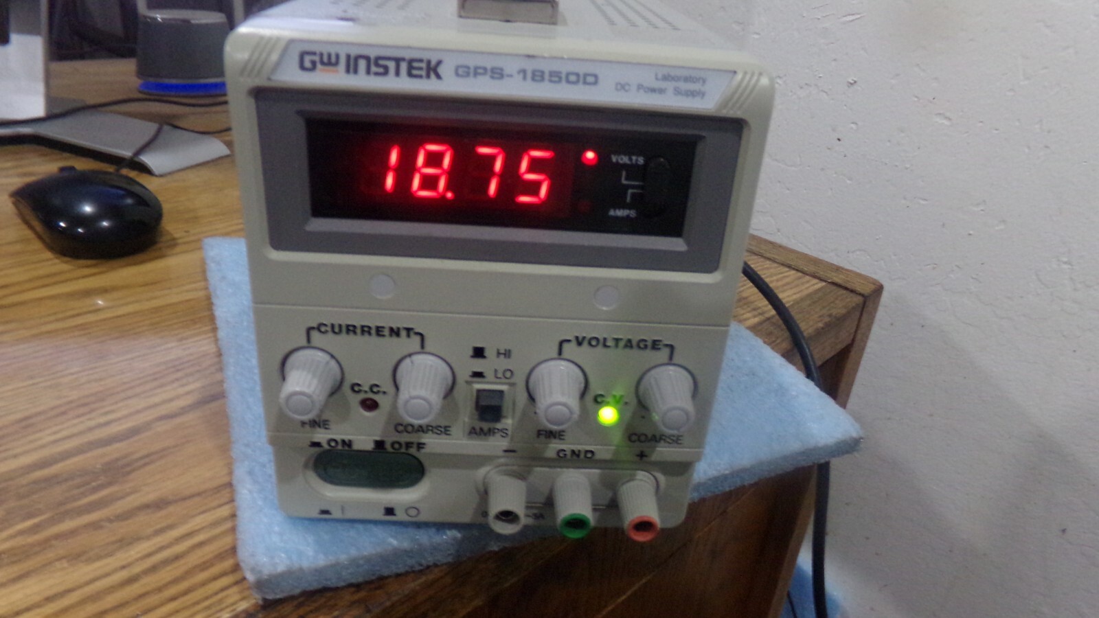 GW Instek Model: GPS-1850D DC Power Supply. 0 - 18V 0 - 5A