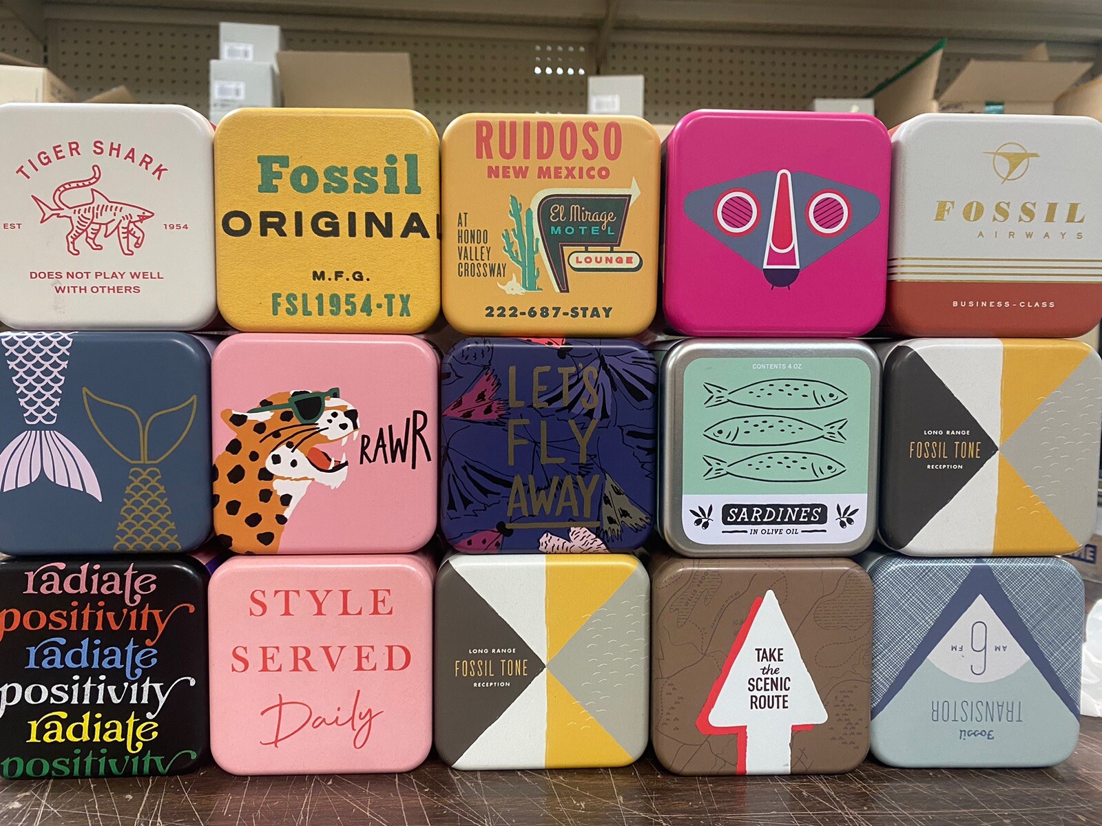 1 Genuine Fossil Collectible Presentation Display Gift Watch Tin Box