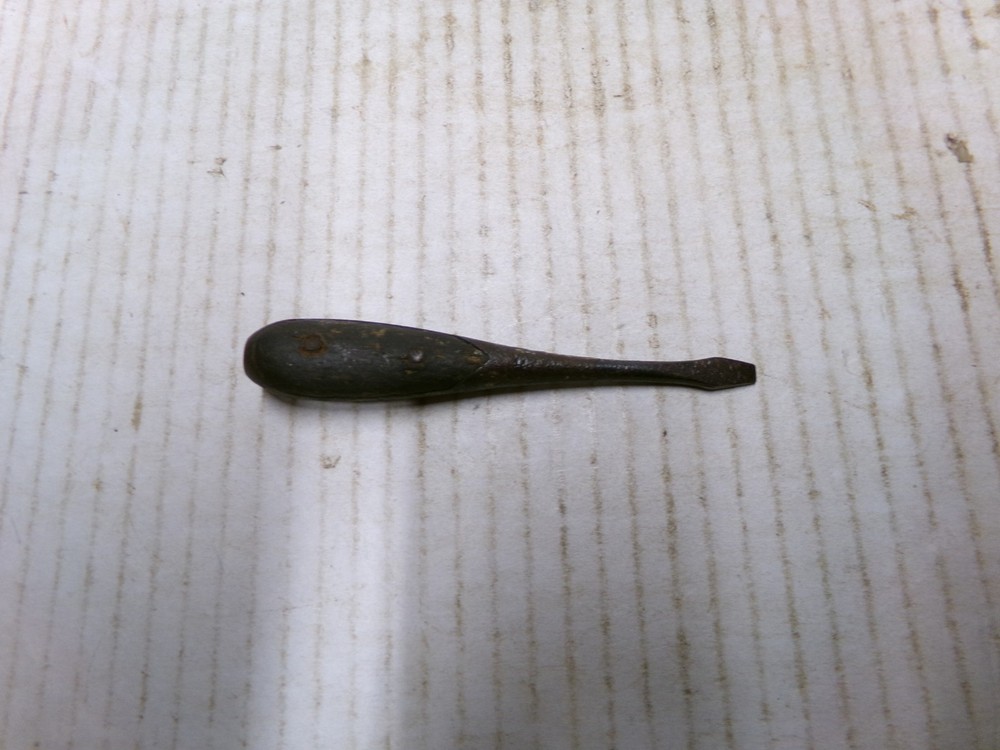 Vintage 3 7/8" Perfect Handle Screwdriver