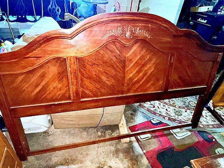 Vintage Queen Bedroom Set 4 Piece
