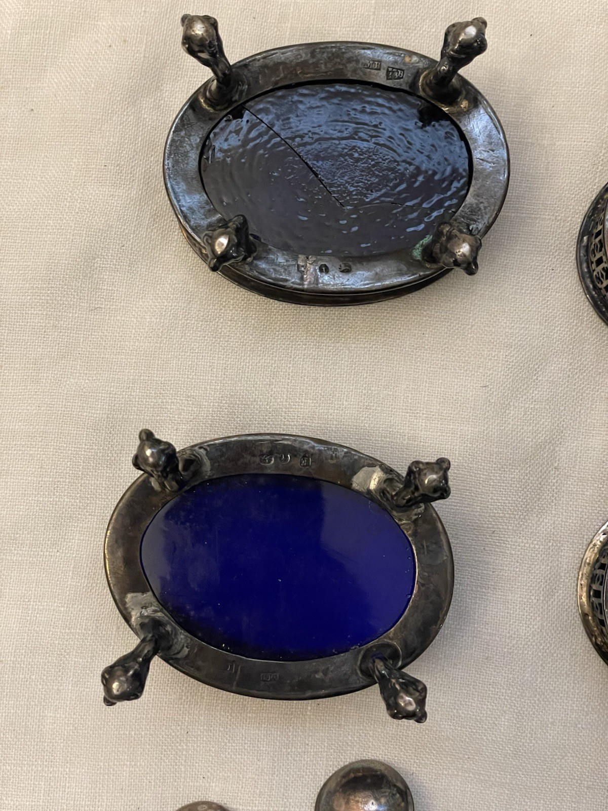 4 Victorian Sterling Silver Colbalt Salt Cellars with spoons (2 Stlg) 156g .925