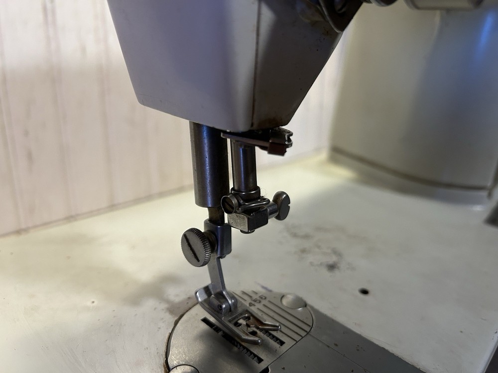 Singer Model 603E Sewing Machine - Touch & Sew - With Pedal - Working, Needs TLC