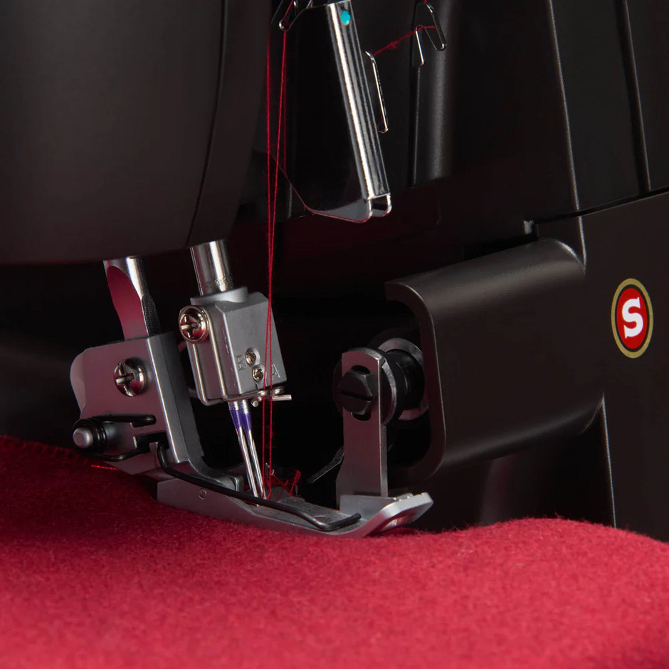 Singer HD0500S Classic Black Serger Machine