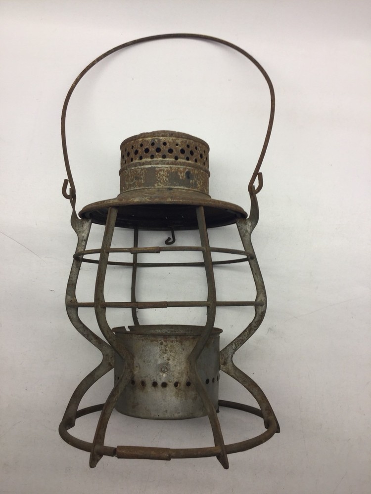 Canadian Pacific Railway Railroad Lantern E.T. Wright Manufacturing