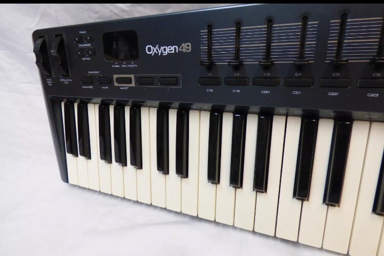 M-Audio OXYGEN 49 Key USB MIDI Electronic Keyboard Controller 3rd Gen w/ Cable
