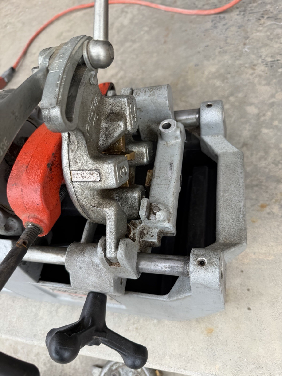 RIDGID 1210 PIPE THREADING MACHINE 110V WITH POWER CORD PEDAL ETC WORKS (READ)
