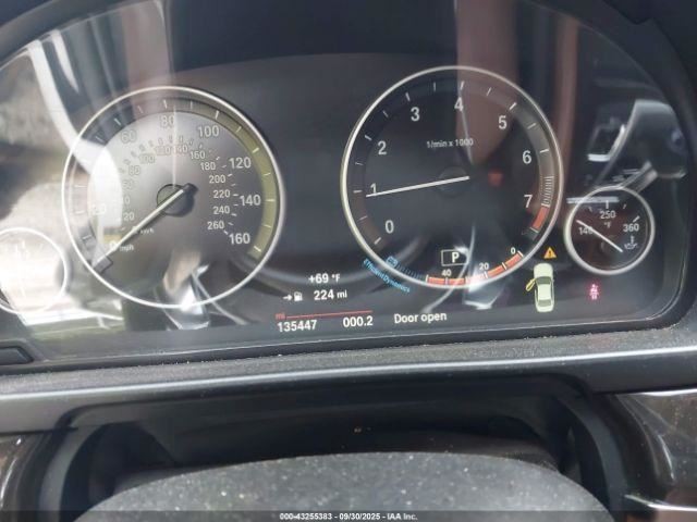 528I 2016 Glove Box 4864248