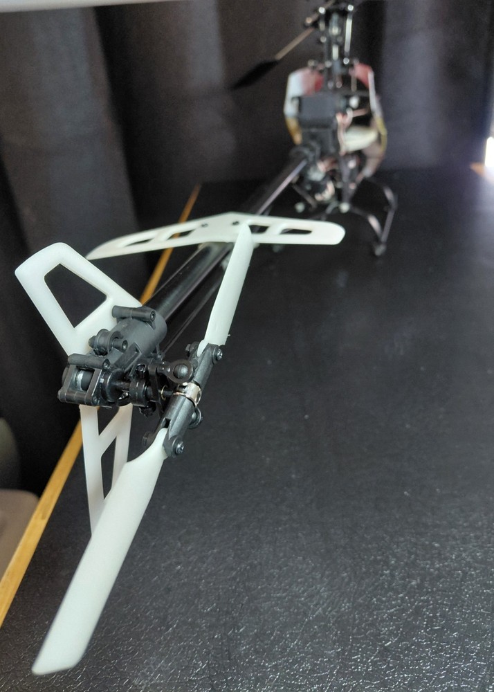 Heli-Max AXE 400 3D RTF Helicopter