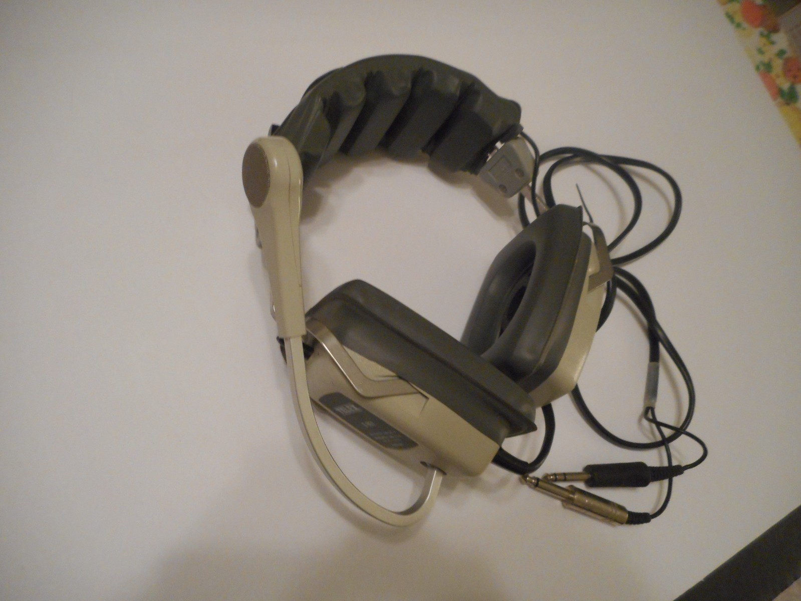 Telex Aviation Head Set. Model E-951 ( 63950-001). VG Working Condition.