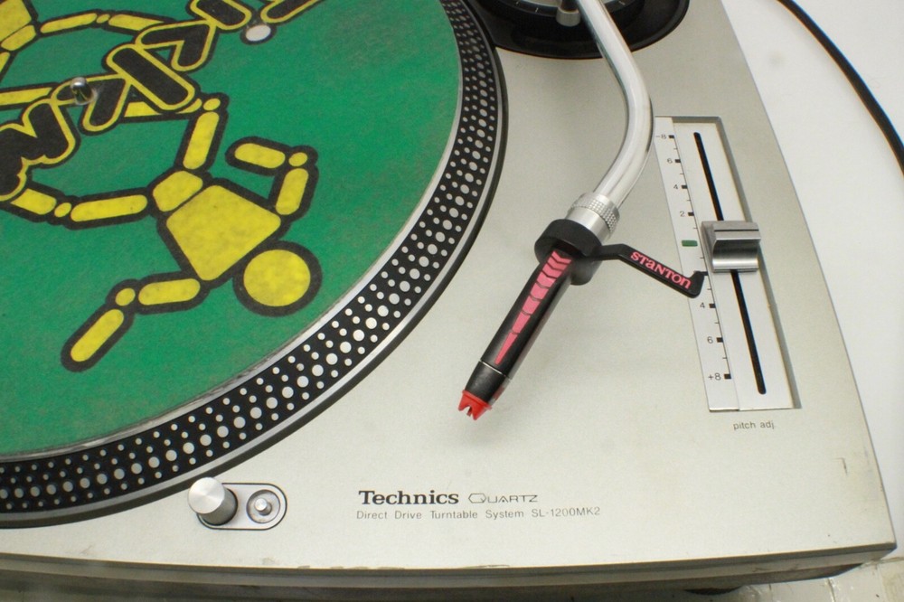Technics Turntable Modle SL1200 MK2 DJ