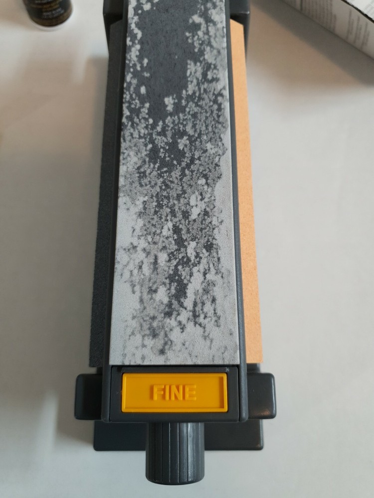 Smith's 6"Tri-Hone Sharpening System Medium-Fine-Coarse, sharpens all types .