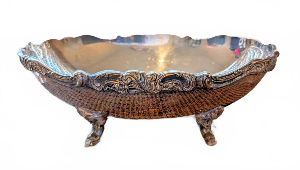 Vintage Wallace 214 Victorian Style Silverplated Oval Footed Fruit Bowl