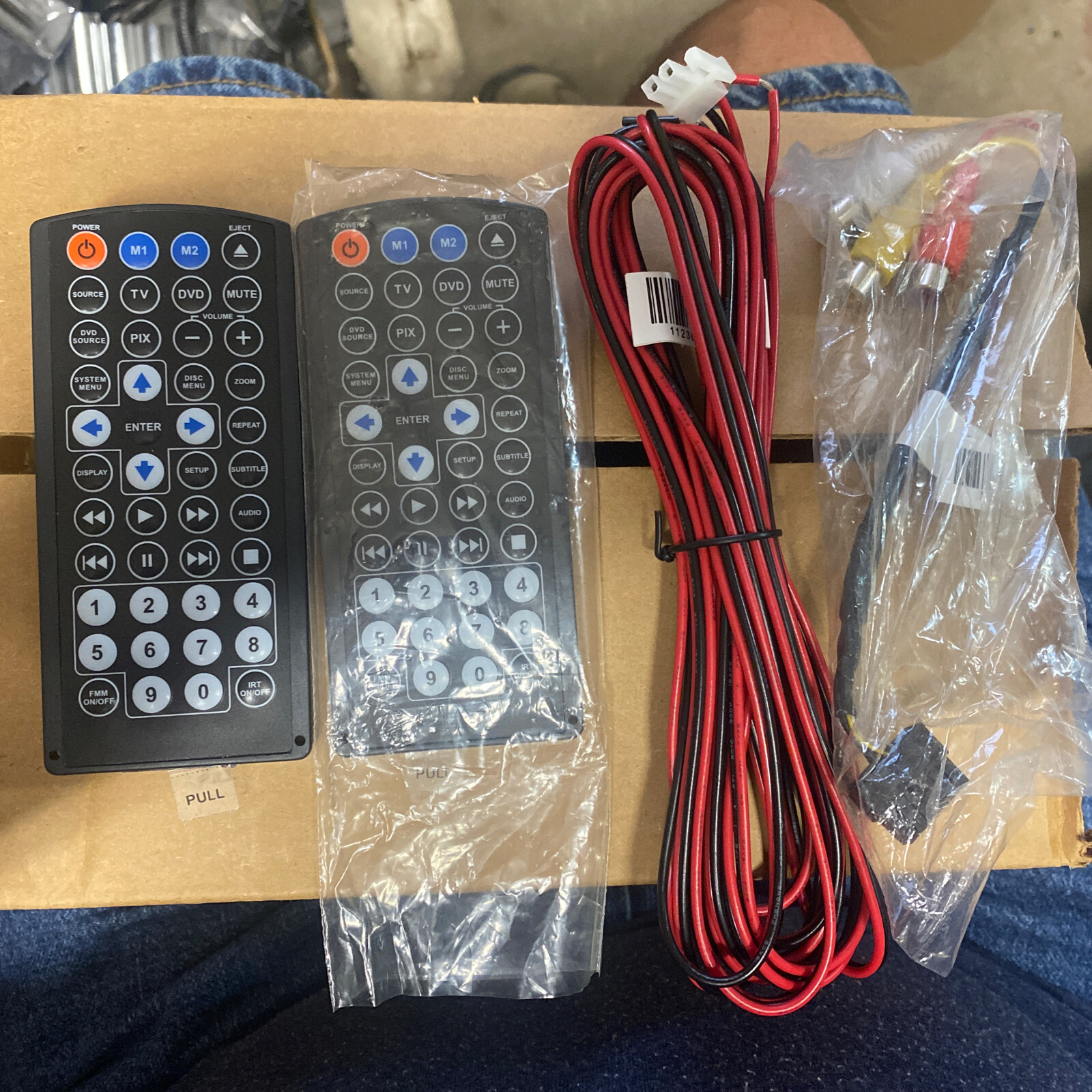 GM, Dual DVD 7" Headrest Monitors, Part #ADVDDS7012GM3341