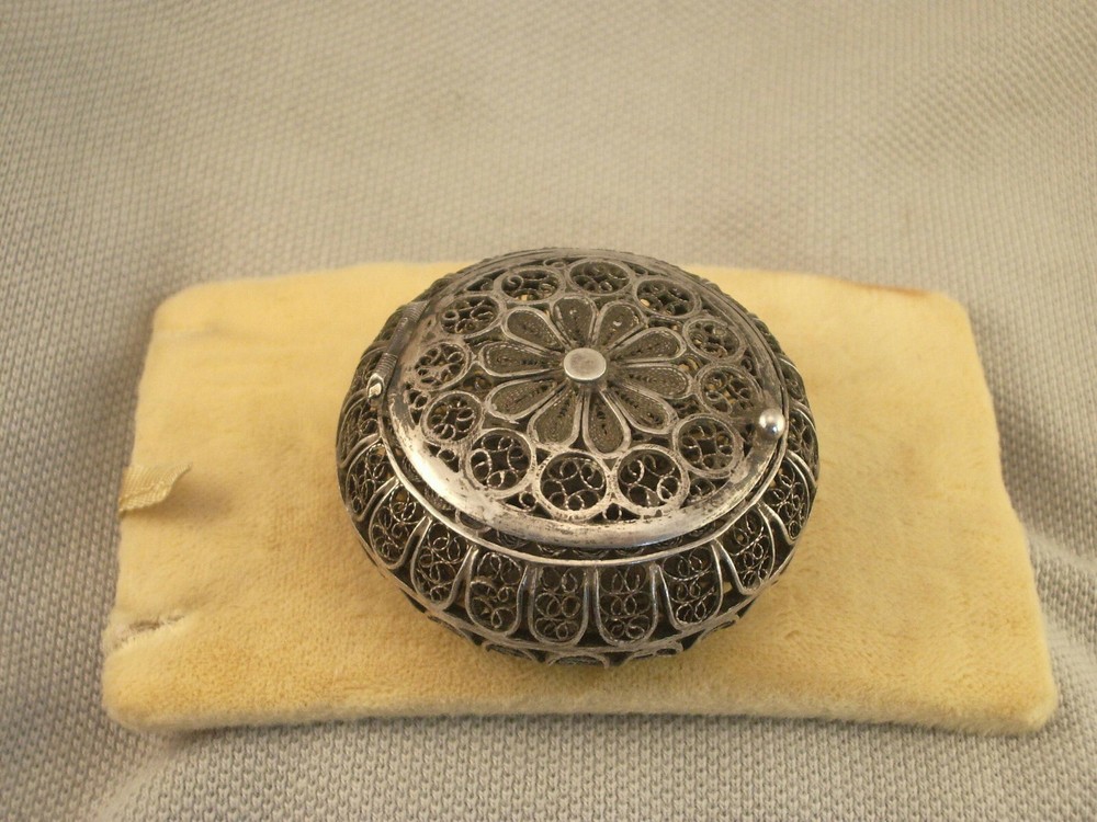 ANTIQUE SILVER FILIGREE BOX