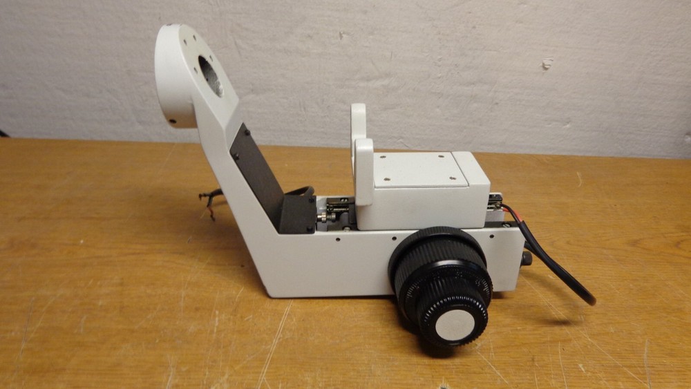 MICROSCOPE Y Z lift assembly