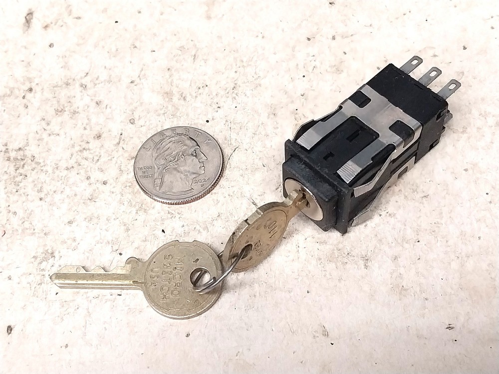 Nice New Unused Locking Key Switch / Old Vintage Computer Power Control Panel