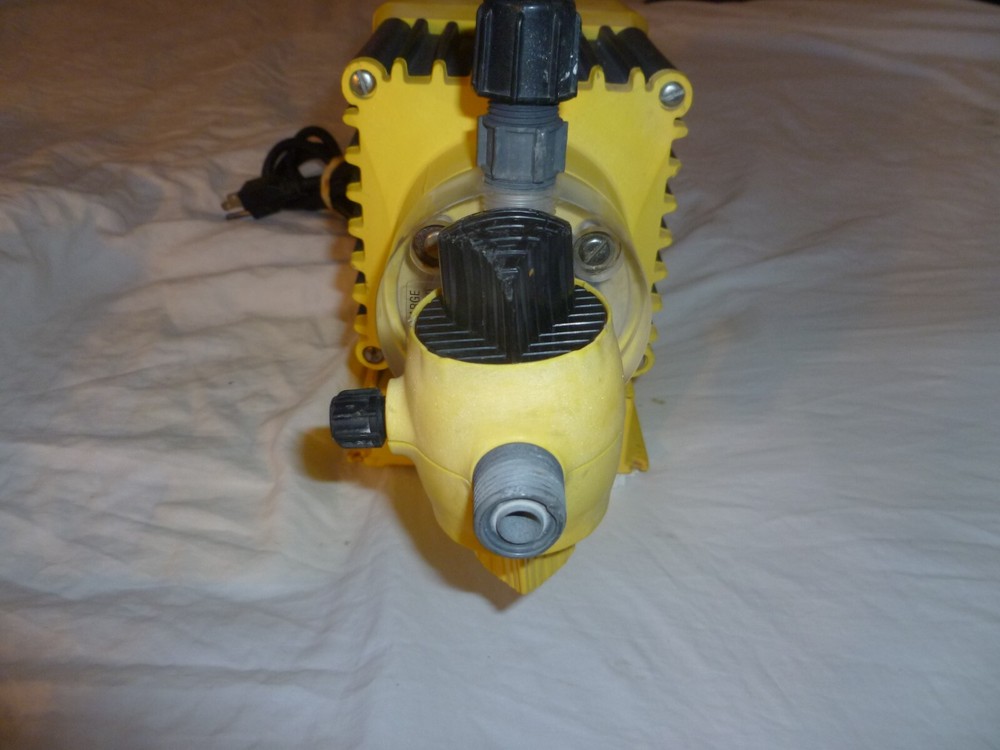 LMI MICROPROCESSOR PUMP B911-D90HI MADE IN USA