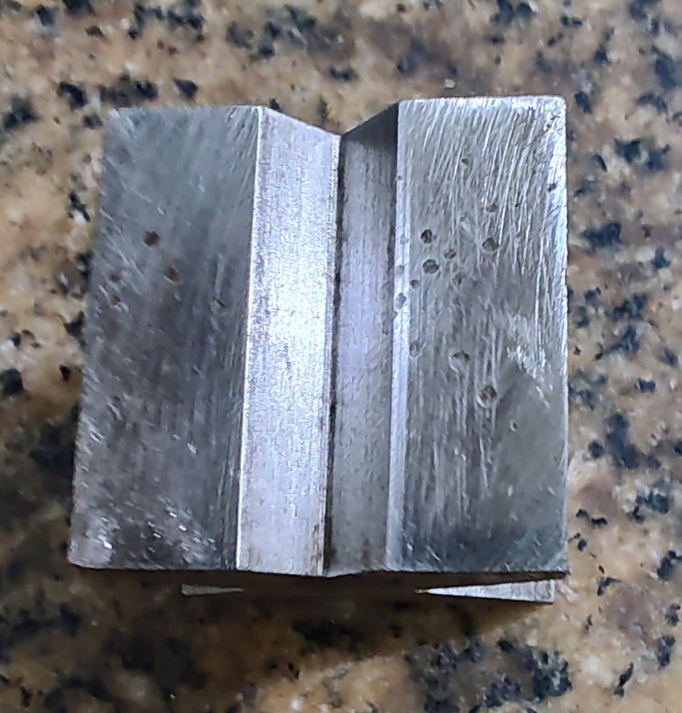 🗽1-1/4" SQUARE V BLOCK