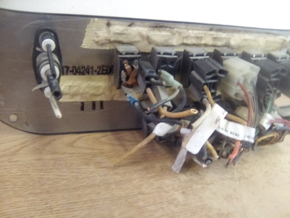 Peterbilt 387 17-04241-2E00 Dash Switch Panel