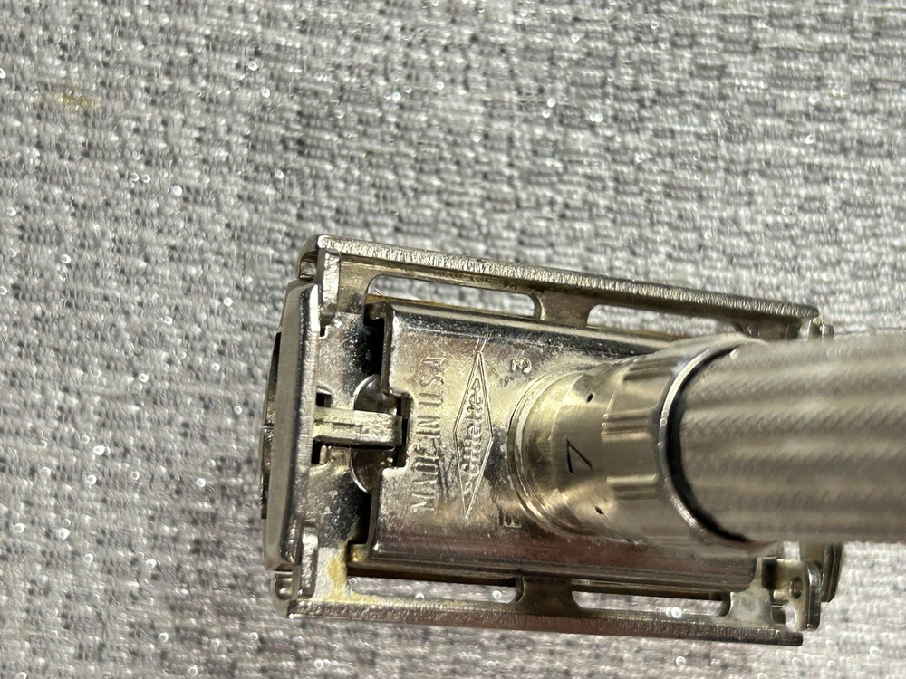Vintage 1960s GILLETTE Adjustable Fat Boy Razor Case