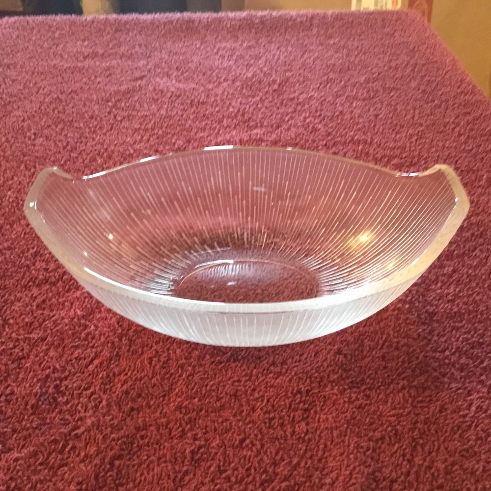 glass dish ovel shaped lined