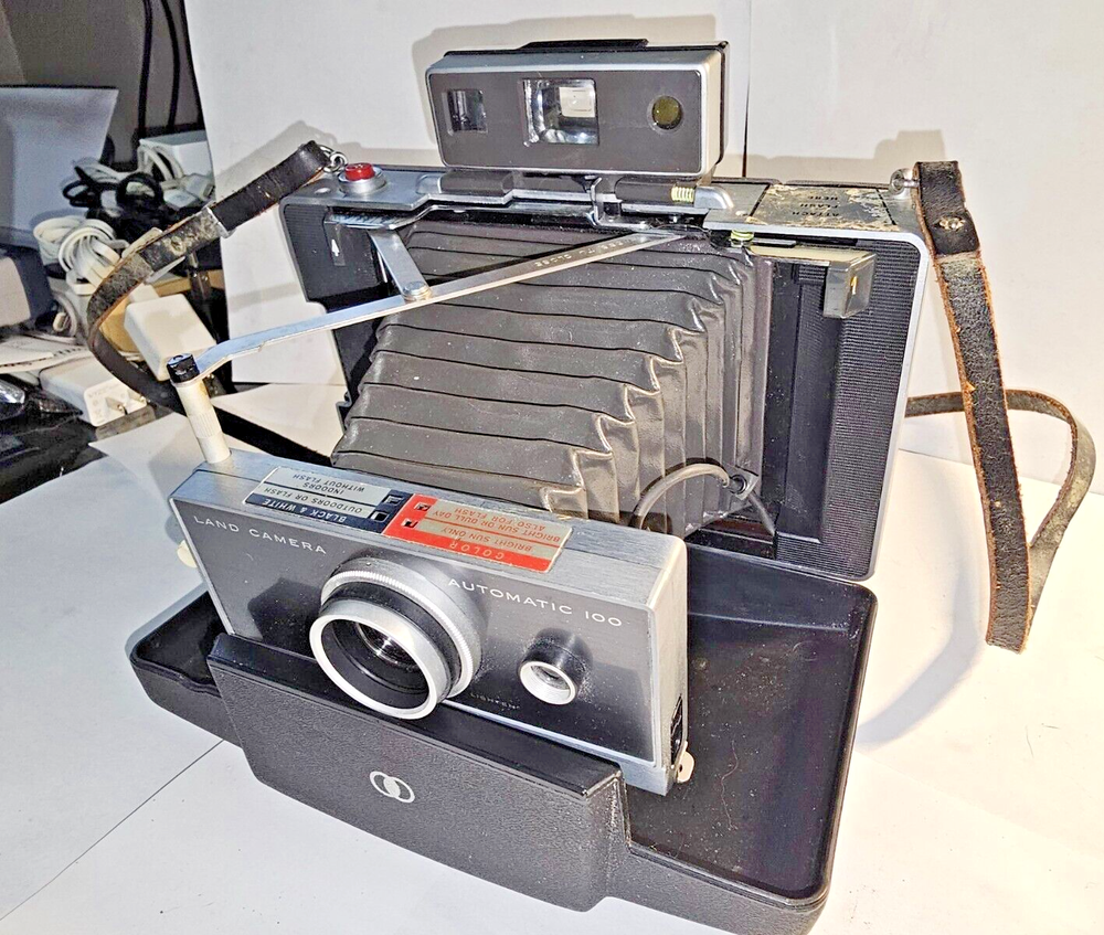 Vintage Polaroid Land Camera Automatic 100 Excellent Condition - Untested